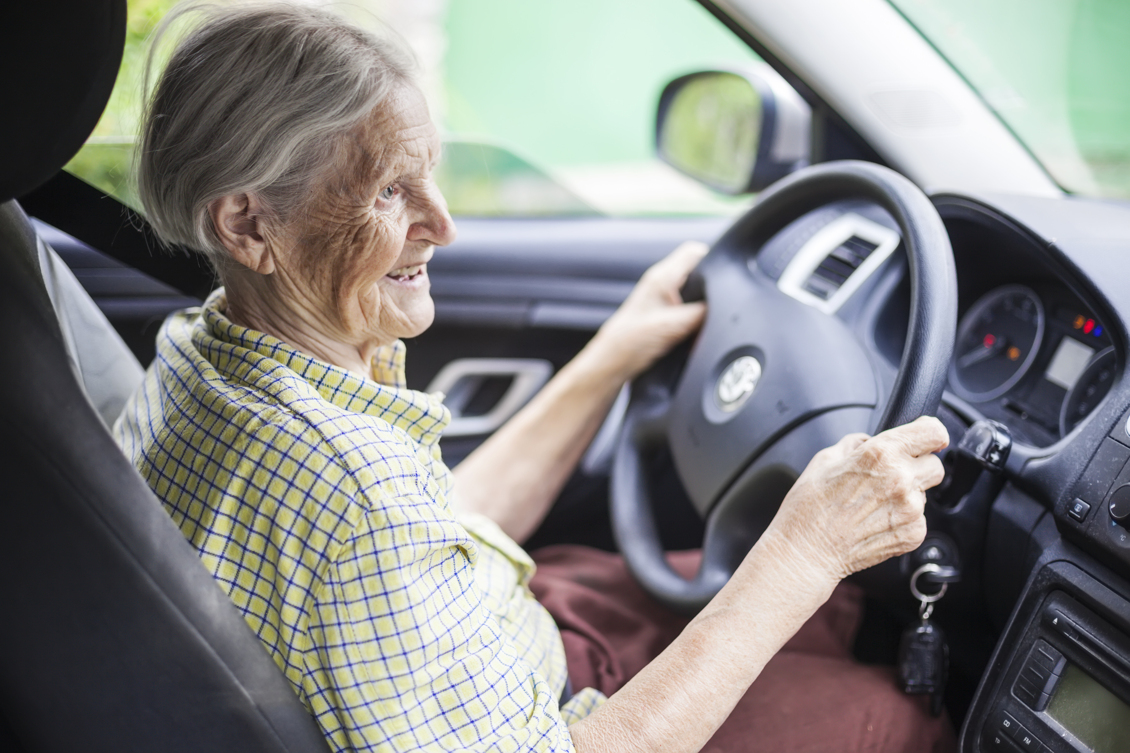 senior-woman-driving-car-2026-01-07-06-36-25-utc.jpg